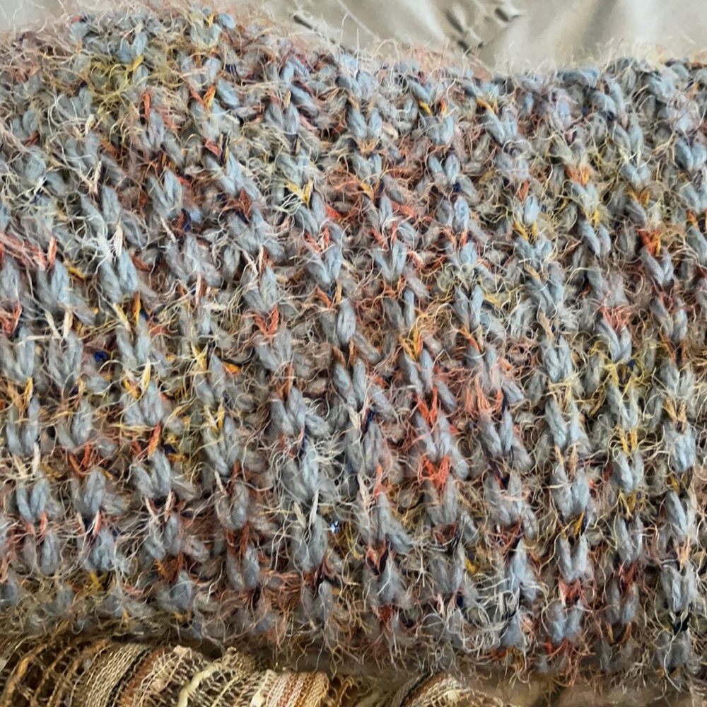 Scarfs - Picture 2 of 6